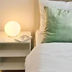 Urban Retreat With Tampa View Lejlighed
