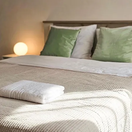 Апартаменти Urban Retreat With Tampa View *