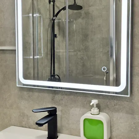 Urban Retreat With Tampa View * Брашов