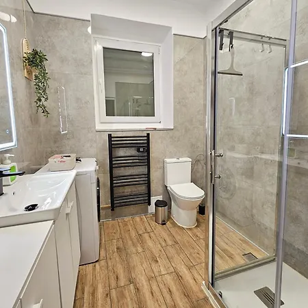 Urban Retreat With Tampa View Апартаменти Брашов